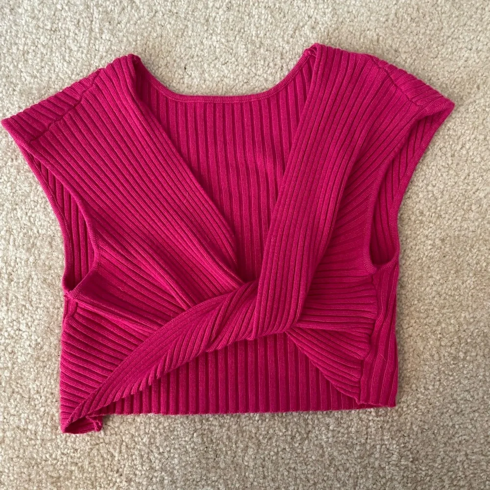 Fuchsia tank - Picture 1 of 2
